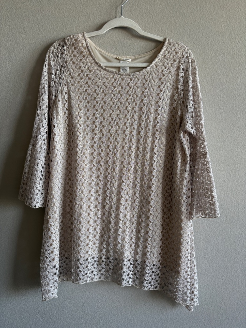 Brittany Black Crochet Lace Bell-Sleeve Top  Cream 3/4 flared Sleeve Size XL?